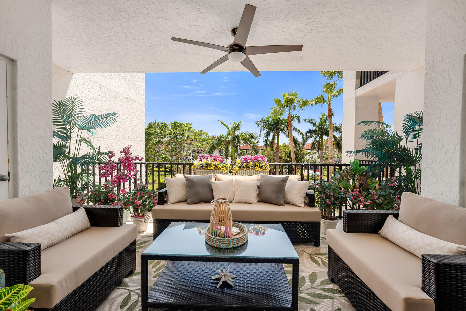 700 La Peninsula Boulevard, Unit 306 Naples, FL 34113 - Photo 35 of 50 225038470qq