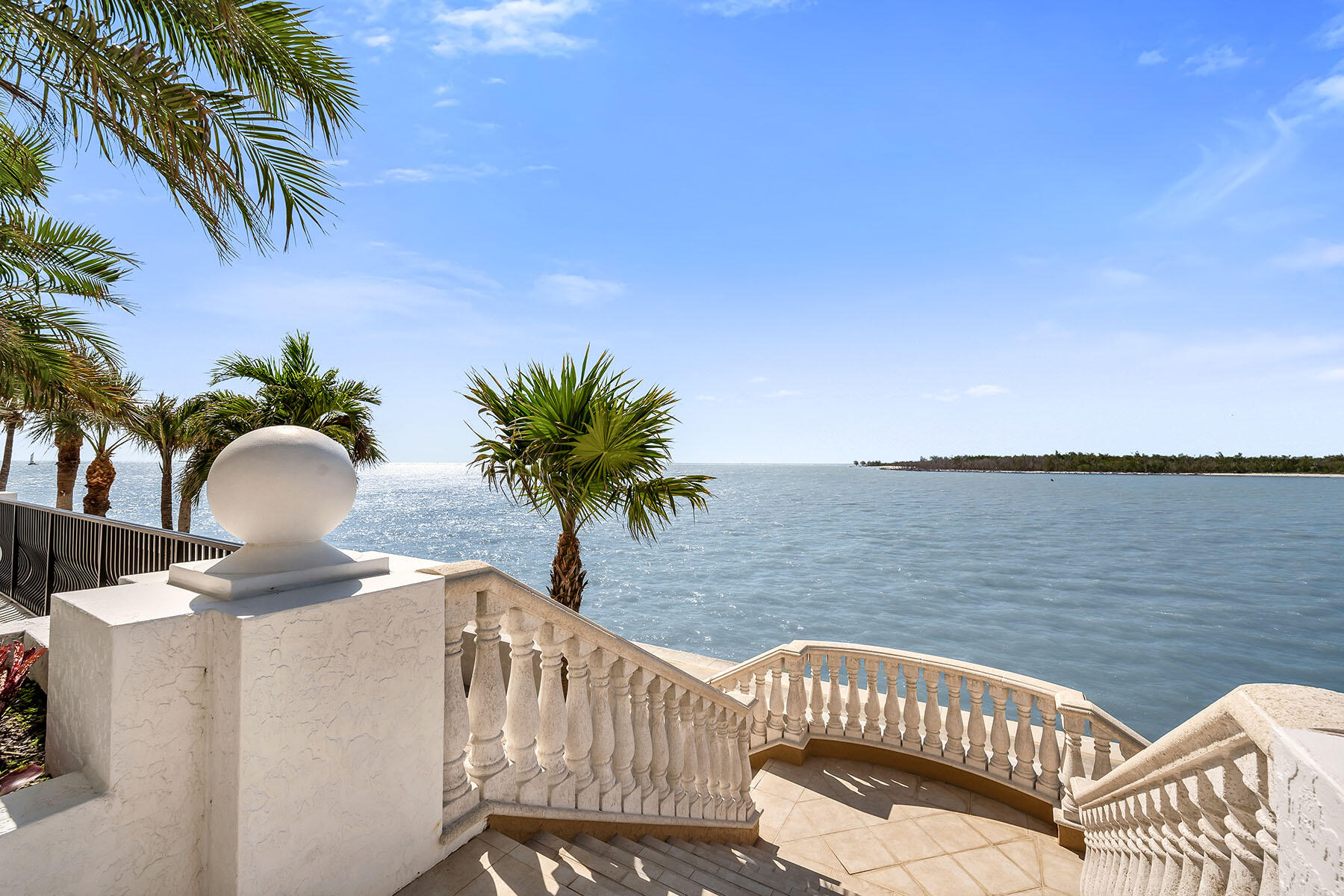 700 La Peninsula Boulevard, Unit 306 Naples, FL 34113 - Photo 37 of 50 225038470rr