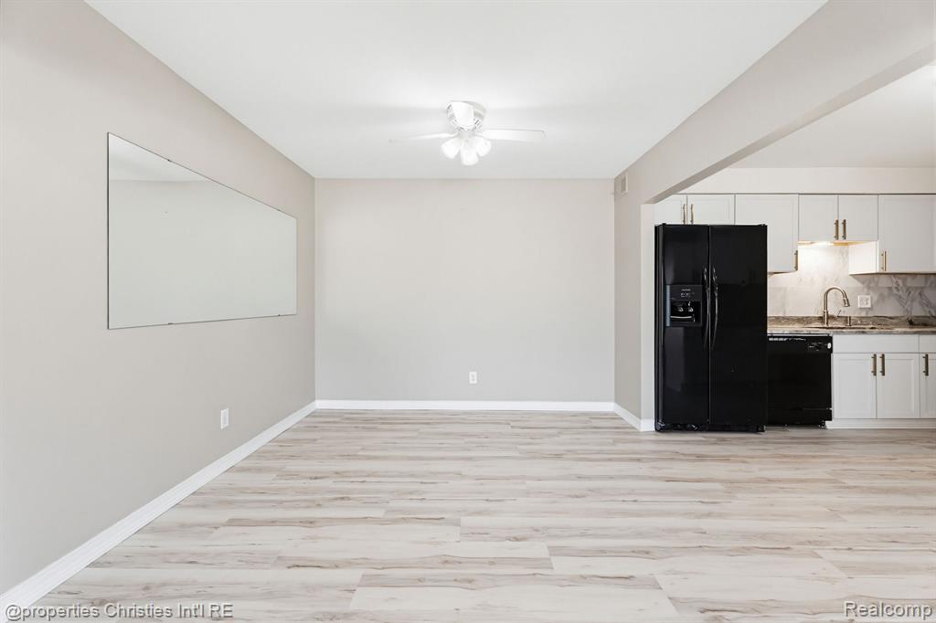 8700 Common Road Warren, MI 48093 - Photo 9 of 38