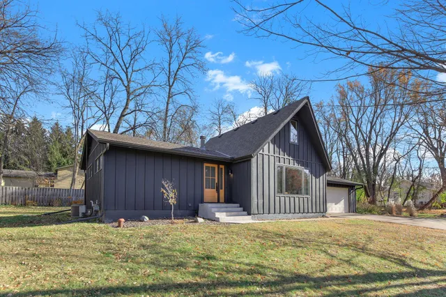 $524,999 | 5735 Eureka Road, Excelsior, MN 55331