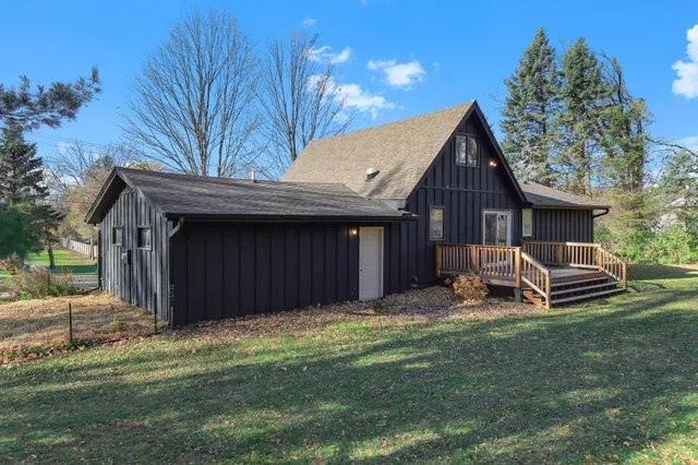 $524,999 | 5735 Eureka Road, Excelsior, MN 55331