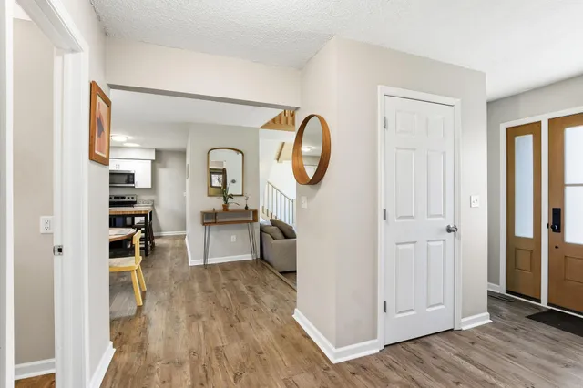 $524,999 | 5735 Eureka Road, Excelsior, MN 55331