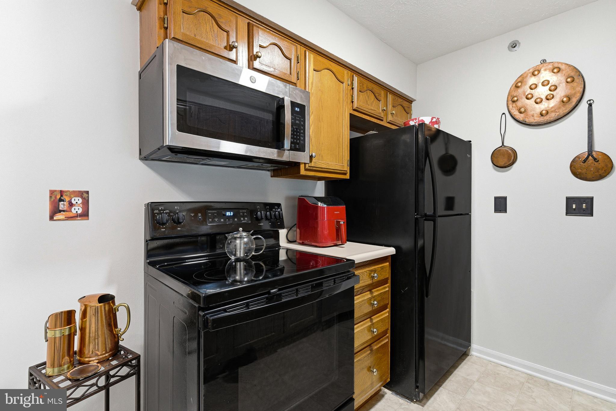 6415 Greenfield Road, Unit 1303 Elkridge, MD 21075 - Photo 9 of 25 Kitchen