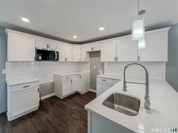 $459,900 | 891 Evers St Extension, Bridgeport, CT 06610