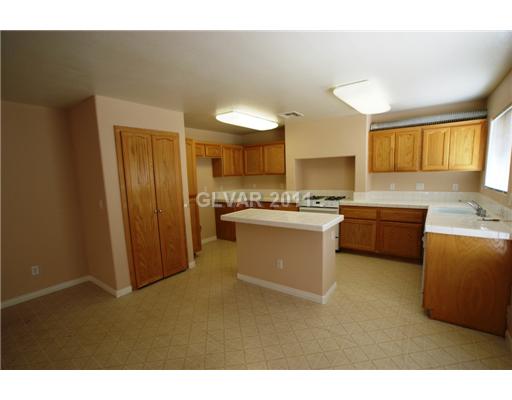 7319 Plantanus Road Las Vegas, NV 89113 - Photo 6 of 9 Kitchen.