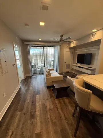 $4,465 | 480 North Main Street, Unit 201, Royal Oak, MI 48067