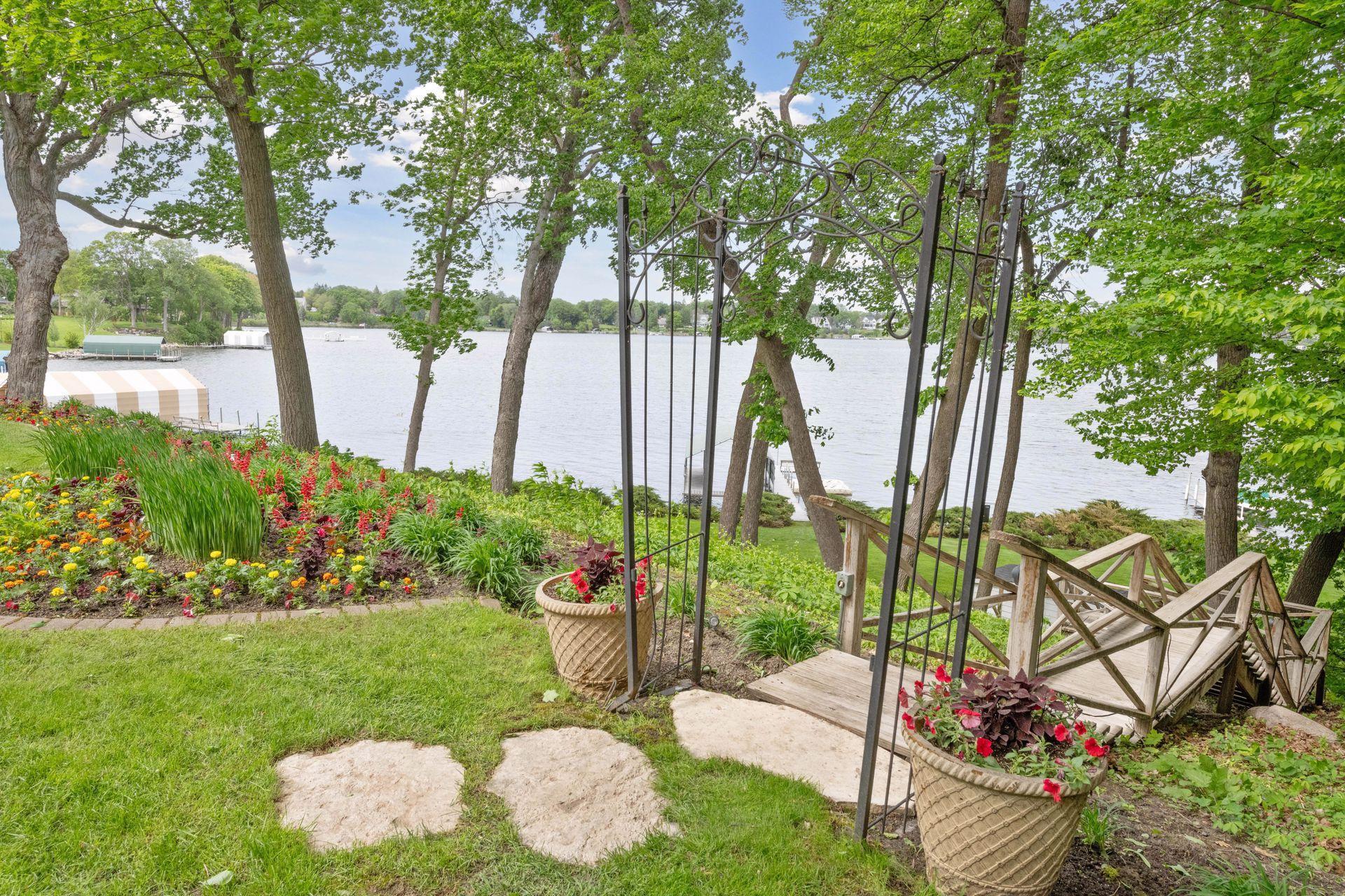 2496 Old Beach Road Orono, MN 55391 - Photo 5 of 60