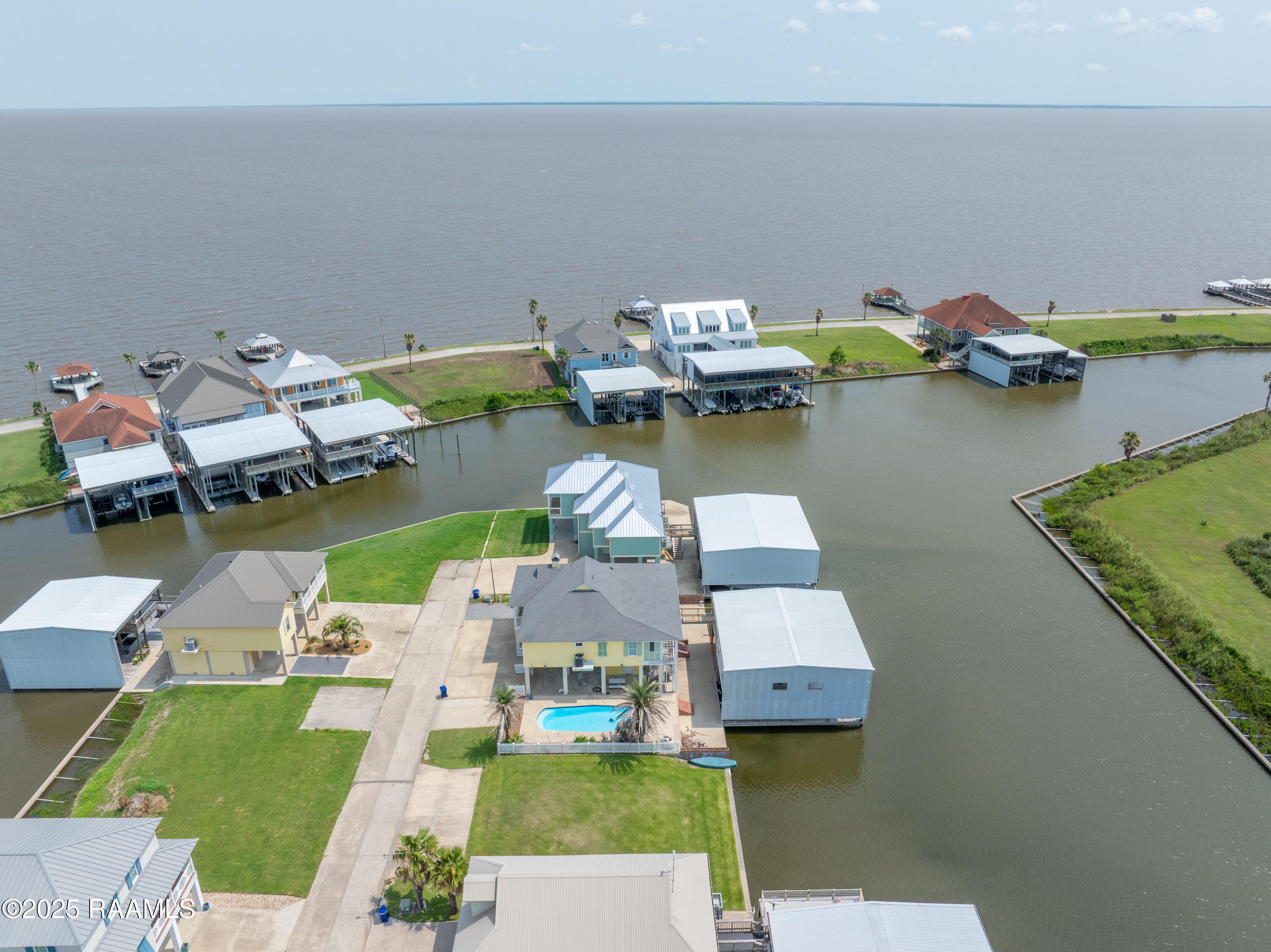 138 Peninsula Cypremort Point Cypremort Point, LA 70538 - Photo 7 of 12 138Peninsula-5