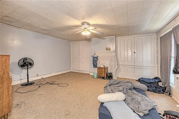 a picture of a wall with a white wall and a white wall