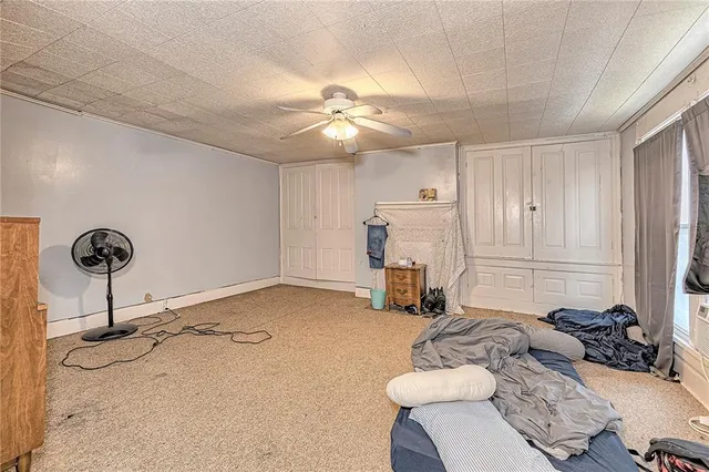 a picture of a wall with a white wall and a white wall