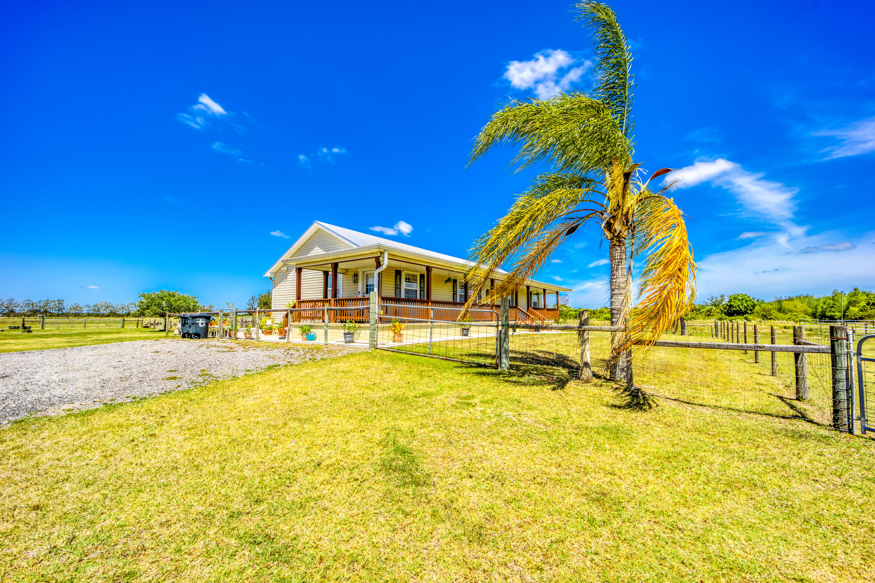 1101 Trowbridge Road Fort Pierce, FL 34945 - Photo 13 of 38 1101 Trowbridge Road-6