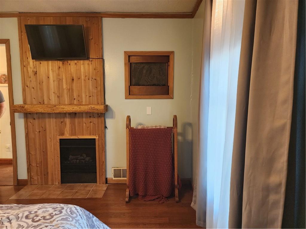 709 North 7th Street Apollo, PA 15613 - Photo 28 of 50 a bedroom with a bed and a television