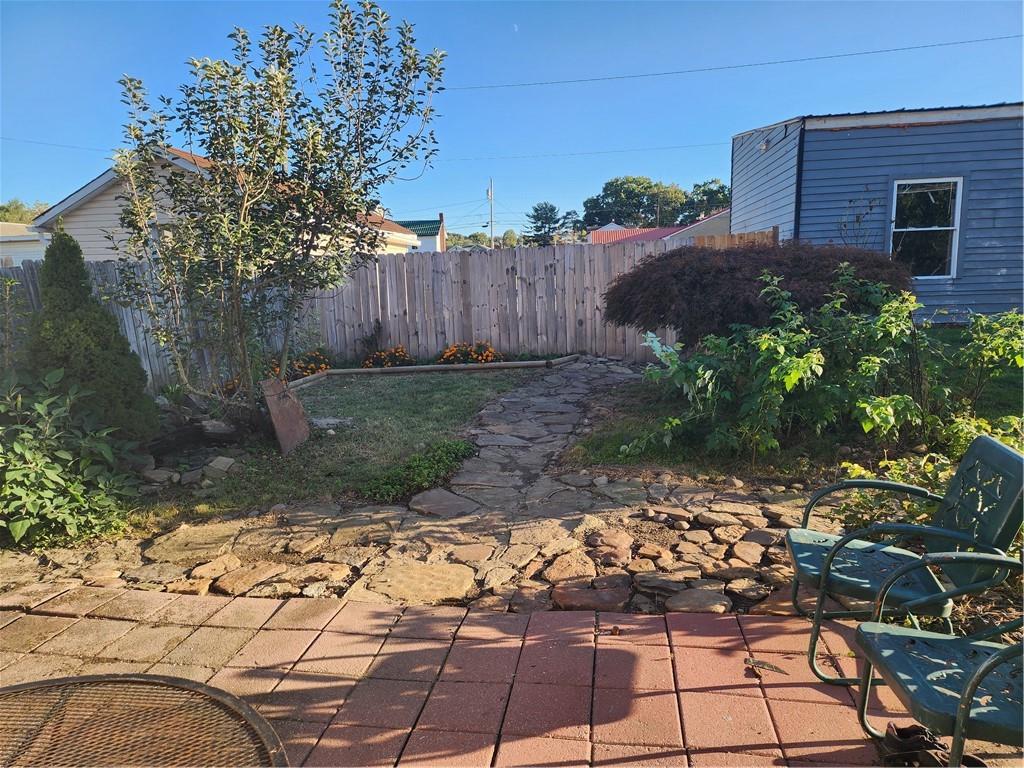 709 North 7th Street Apollo, PA 15613 - Photo 7 of 50 a view of a backyard with large trees