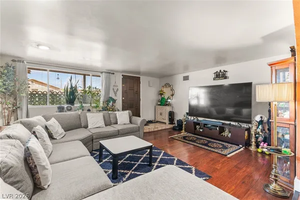 $375,000 | 50 East Victory Road, Henderson, NV 89015