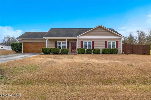 $240,000 | 116 Hardin Drive, Maysville, NC 28555