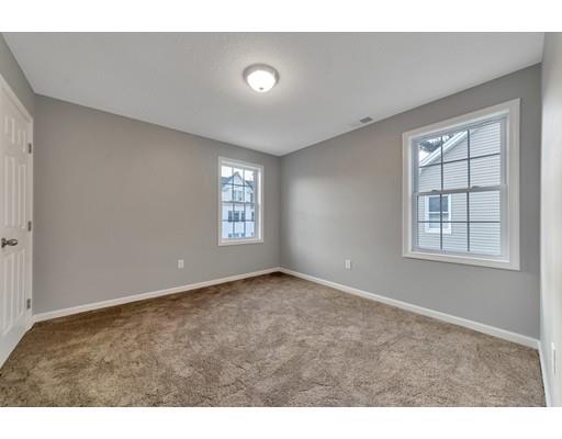 93 Penacook Street Springfield, MA 01104 - Photo 11 of 27