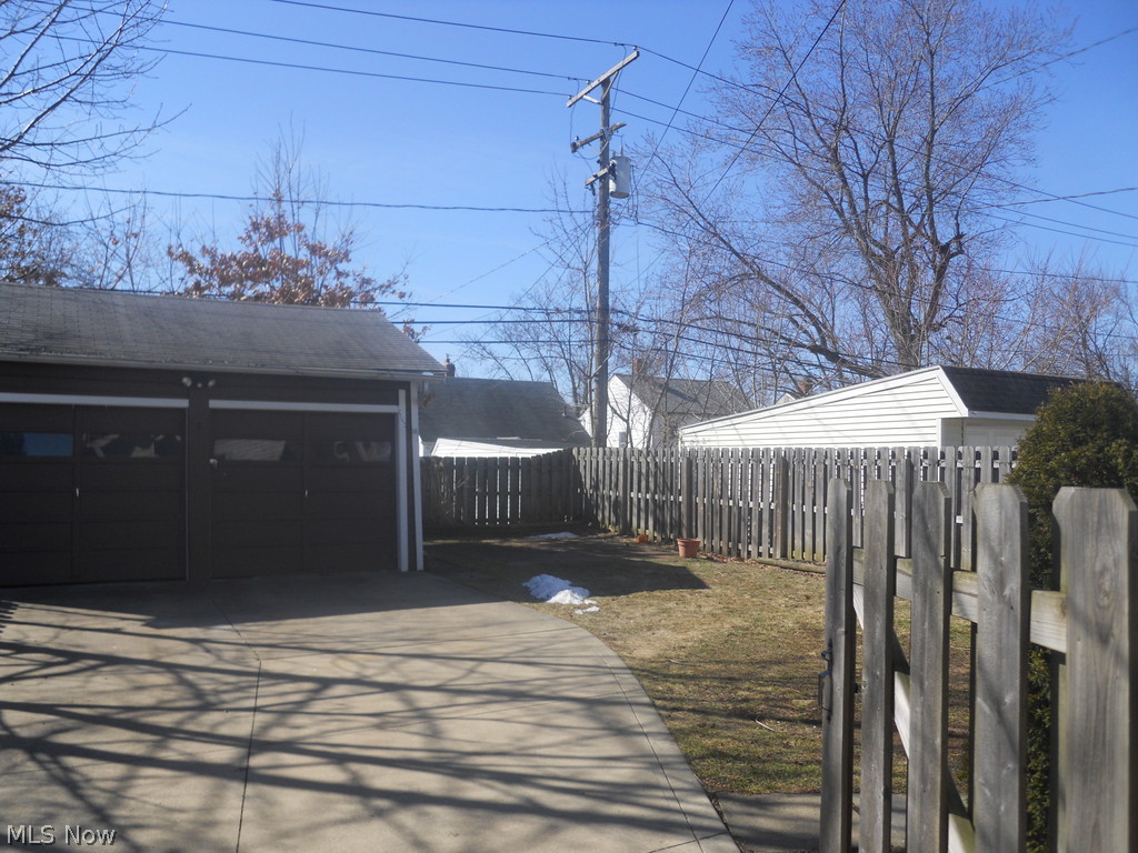 9418 McCracken Road Garfield Heights, OH 44125 - Photo 2 of 20