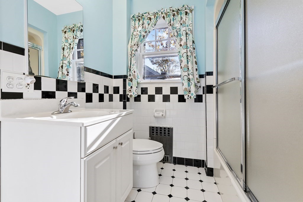 7 Ashcroft Road Newton, MA 02461 - Photo 19 of 25 Gallery Image 19