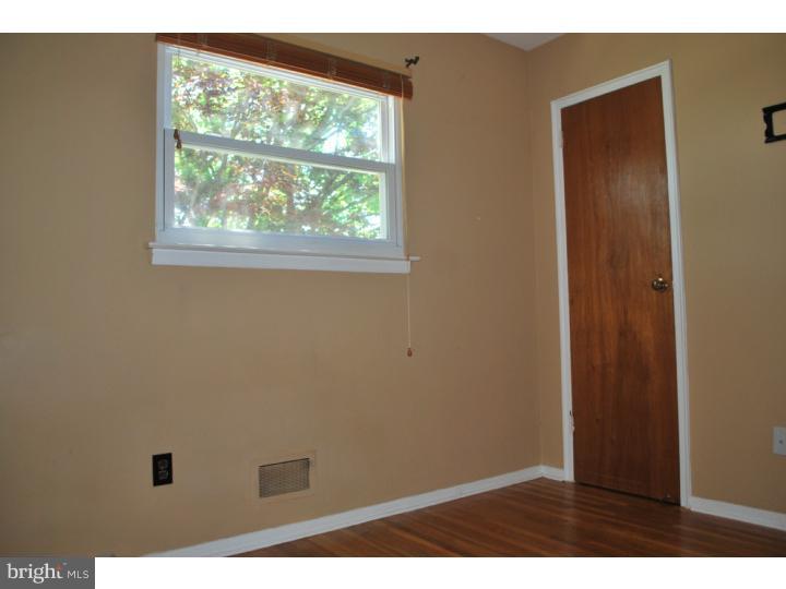 3 Claude Road Hamilton, NJ 08620 - Photo 9 of 12