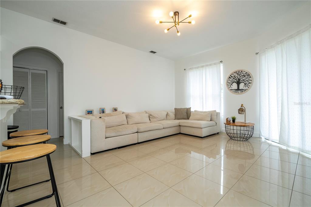 2547 Raccoon Run Lane Orlando, FL 32837 - Photo 5 of 29