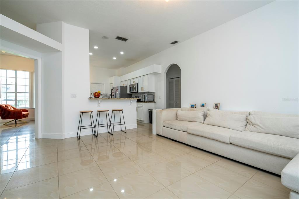 2547 Raccoon Run Lane Orlando, FL 32837 - Photo 7 of 29