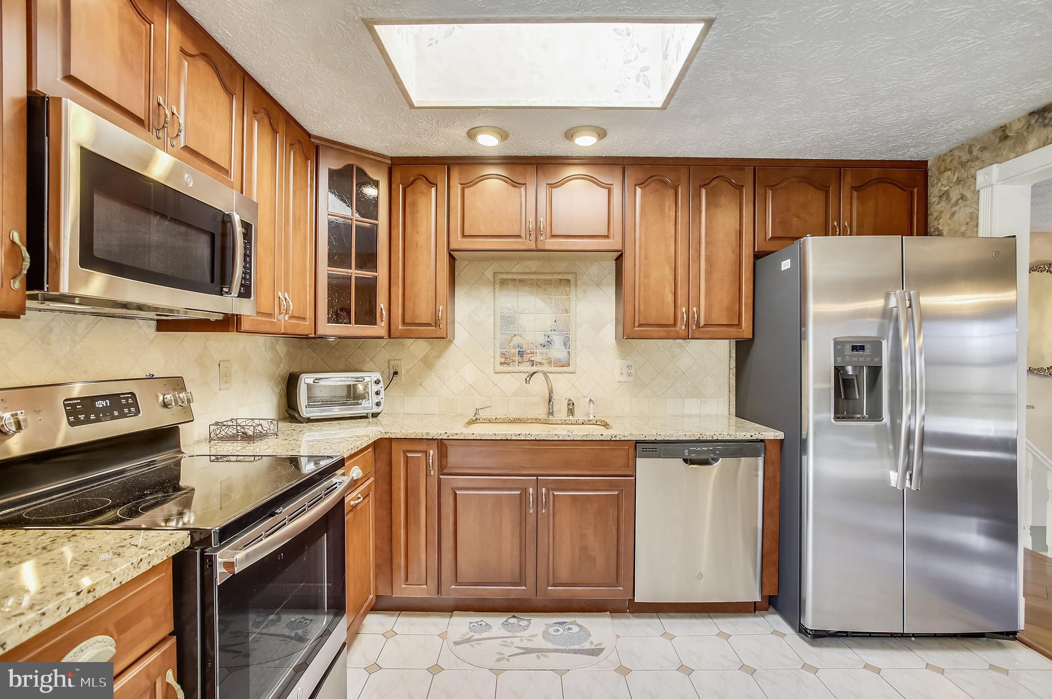 9755 Magledt Road Baltimore, MD 21234 - Photo 3 of 23 All new SS Appliances