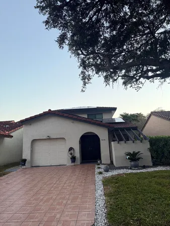 $560,000 | 6636 Northwest 178th Terrace, Hialeah, FL 33015