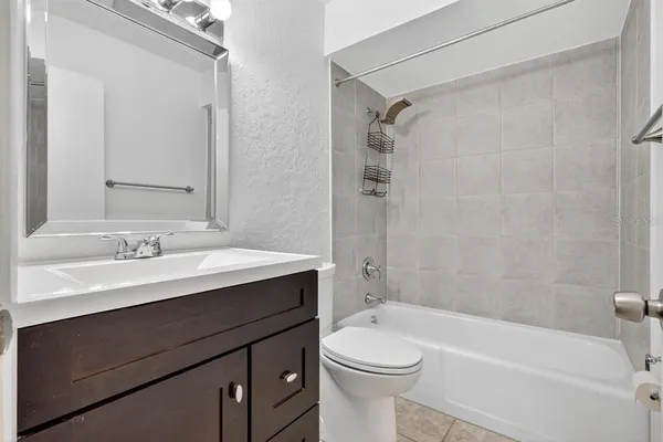 $999,900 | 1884 Southpointe Drive, Sarasota, FL 34231