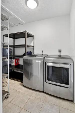 $999,900 | 1884 Southpointe Drive, Sarasota, FL 34231