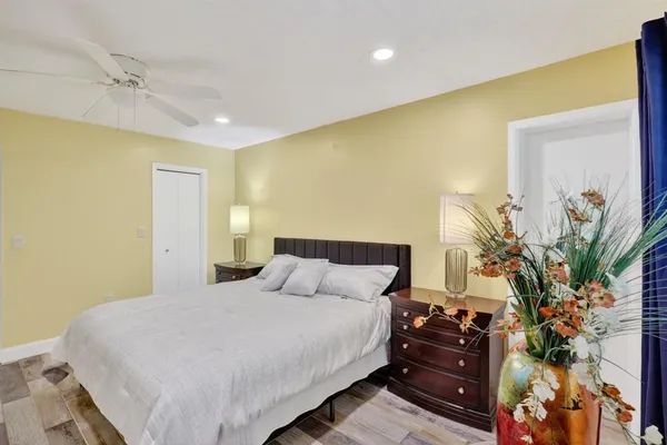 $999,900 | 1884 Southpointe Drive, Sarasota, FL 34231
