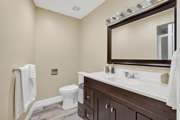 $999,900 | 1884 Southpointe Drive, Sarasota, FL 34231