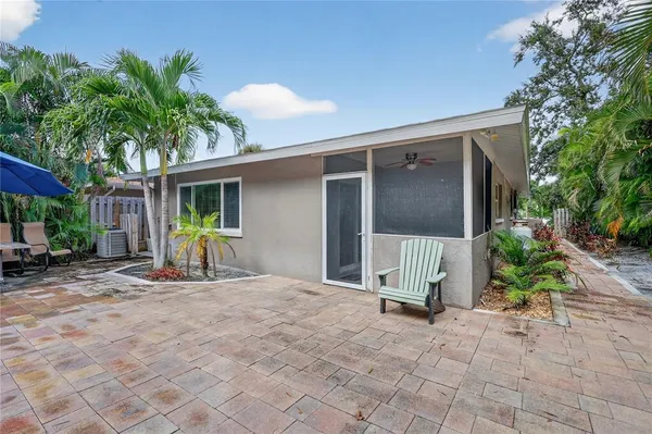 $999,900 | 1884 Southpointe Drive, Sarasota, FL 34231