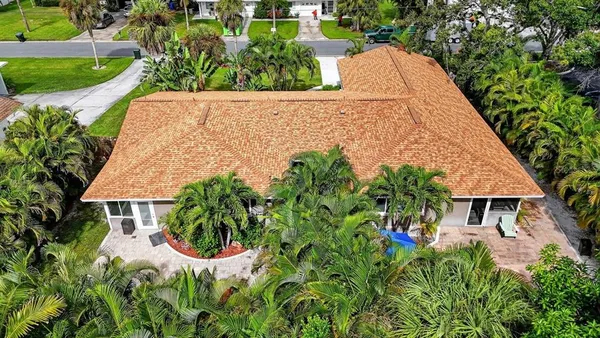$999,900 | 1884 Southpointe Drive, Sarasota, FL 34231