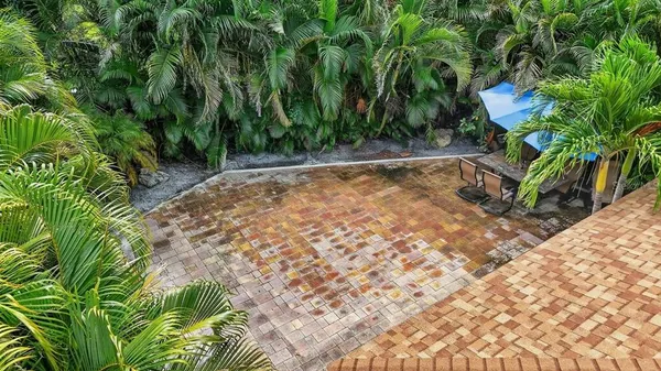 $999,900 | 1884 Southpointe Drive, Sarasota, FL 34231