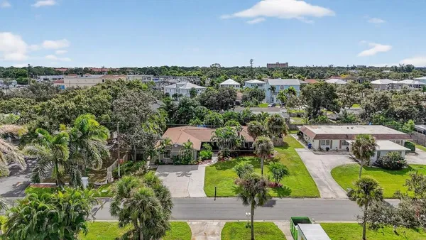 $999,900 | 1884 Southpointe Drive, Sarasota, FL 34231