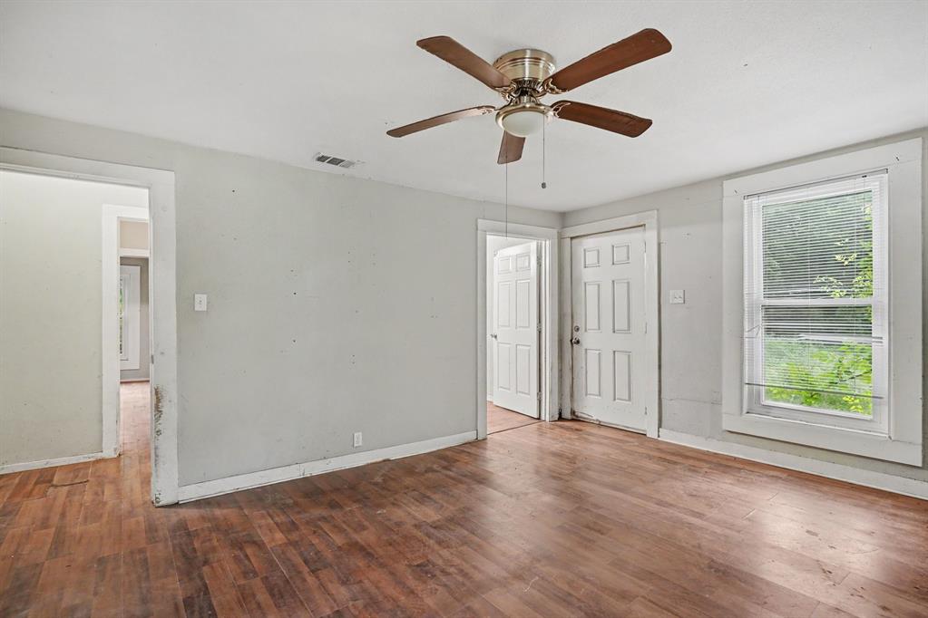 714 Ritchey Street Gainesville, TX 76240 - Photo 16 of 30
