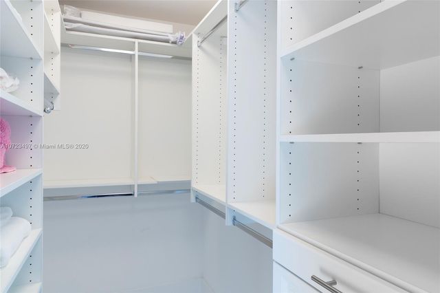 $1,200,000 | 200 Sunny Isles Boulevard, Unit 2TS2, Sunny Isles Beach, FL 33160