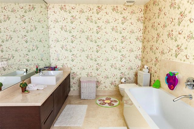 $1,200,000 | 200 Sunny Isles Boulevard, Unit 2TS2, Sunny Isles Beach, FL 33160