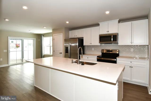 $499,990 | 4512 Briarhaven Drive, Fredericksburg, VA 22408