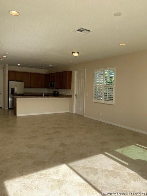 566 Southwest Glen Crest Way Stuart, FL 34997 - Photo 7 of 23