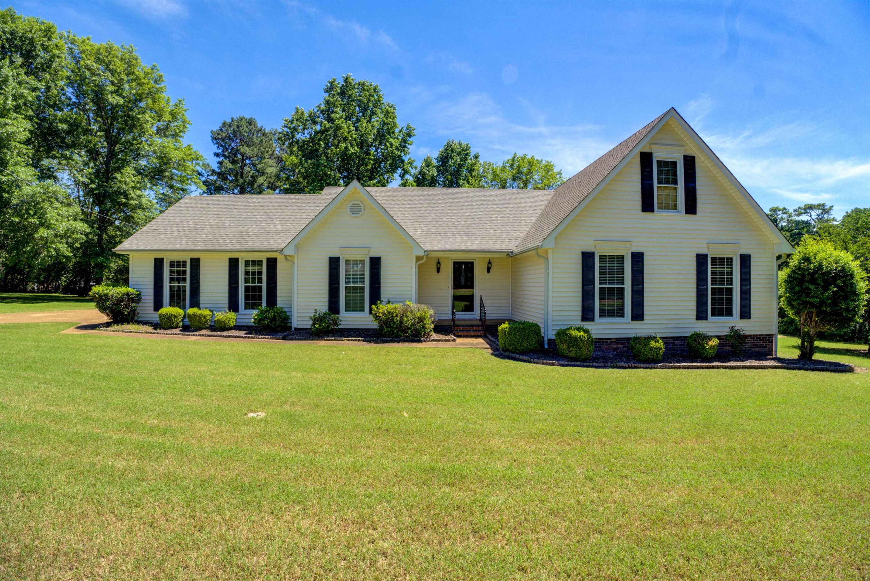 894 Pipkin Road Jackson, TN 38305 - Photo 1 of 24 Photo 1