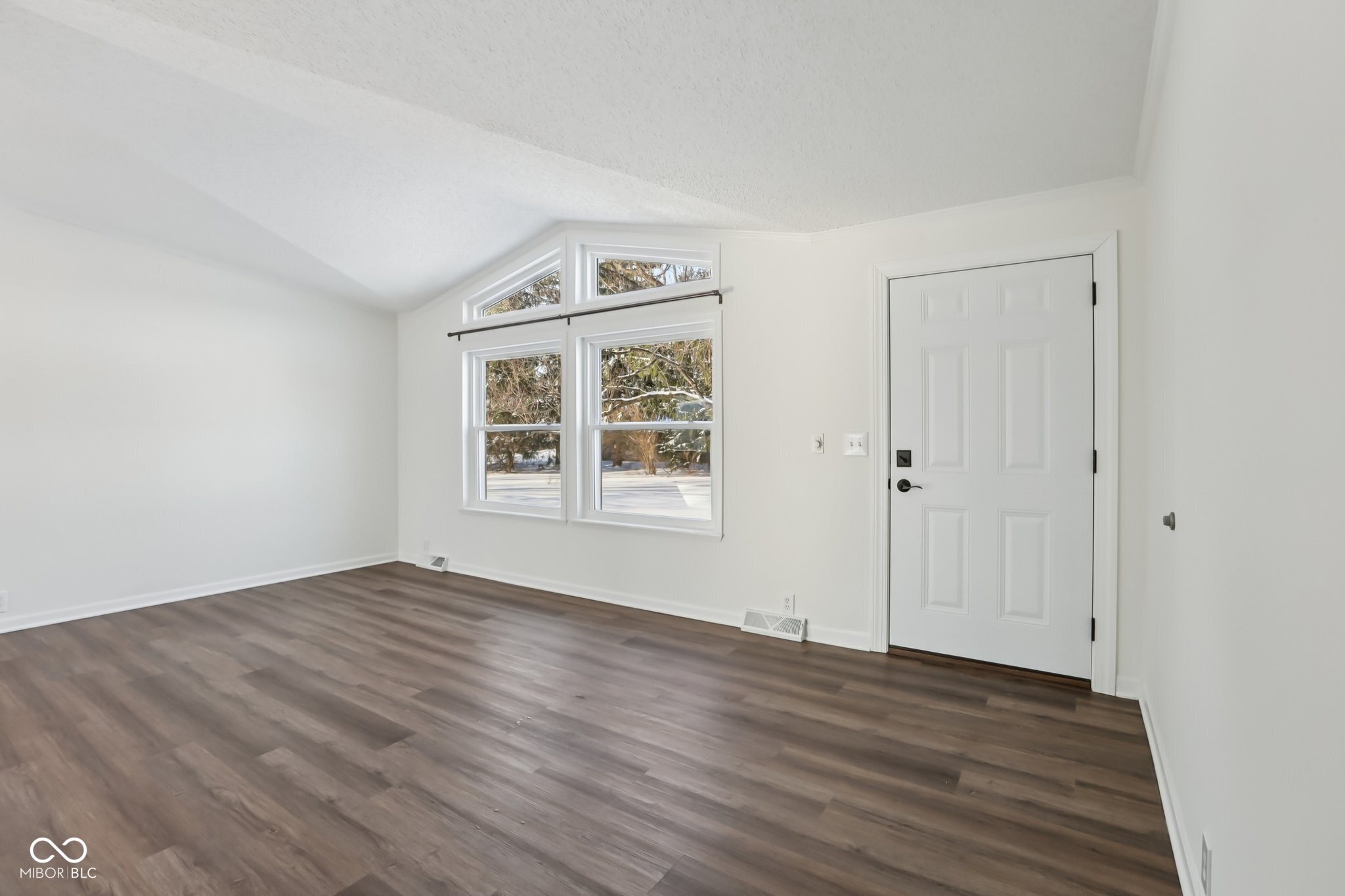 5835 Broyles Road Avon, IN 46123 - Photo 5 of 62