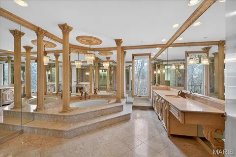 $760,000 | 27 Meadowbrook Country Club Estate, Ballwin, MO 63011