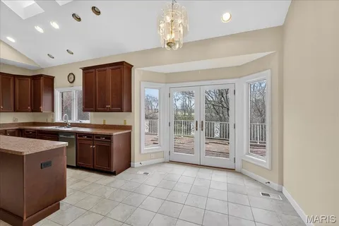 $760,000 | 27 Meadowbrook Country Club Estate, Ballwin, MO 63011