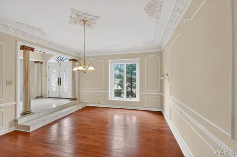 $760,000 | 27 Meadowbrook Country Club Estate, Ballwin, MO 63011