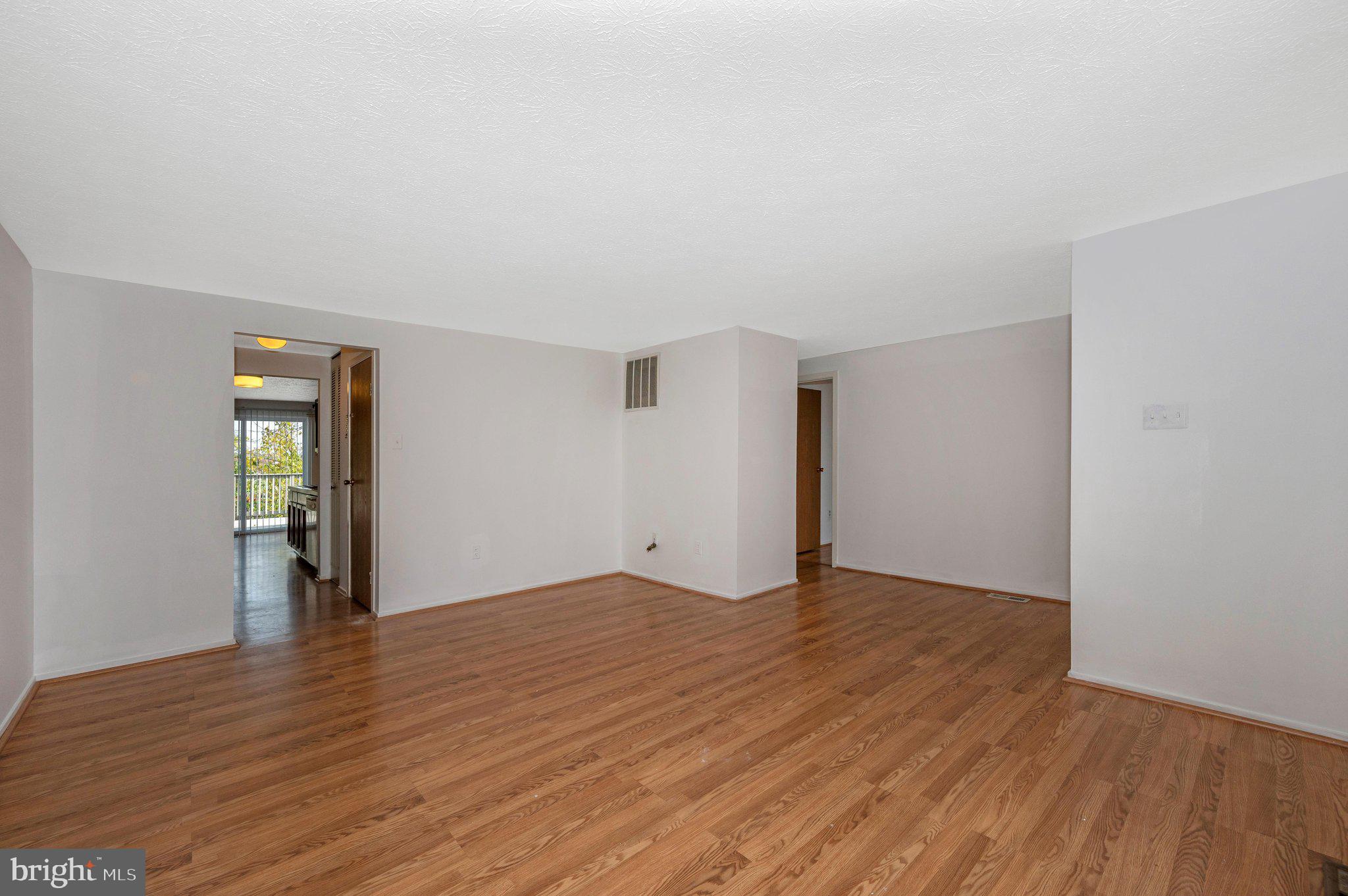 435 Heather Ridge Drive Frederick, MD 21702 - Photo 8 of 41 Living Room