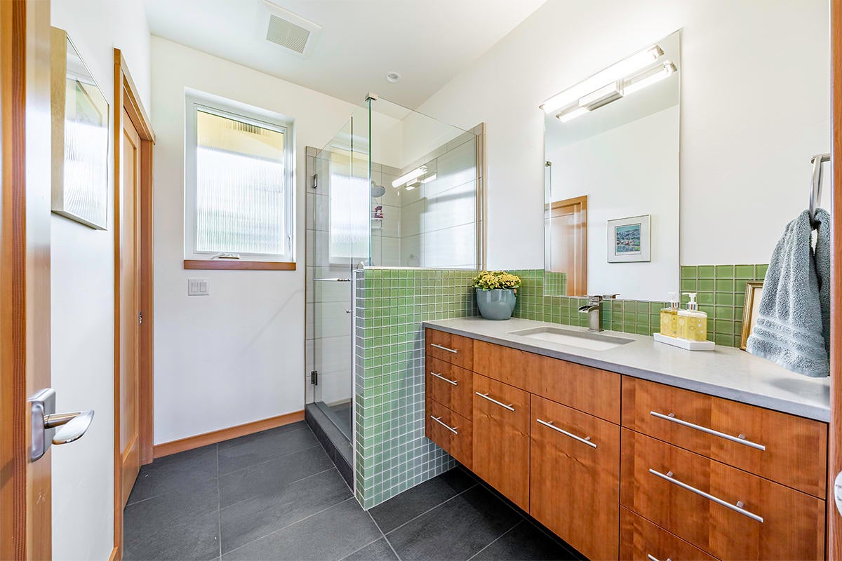 4220 Falcon Ridge Terrace Medford, OR 97504 - Photo 22 of 47 DSC08731-HDR