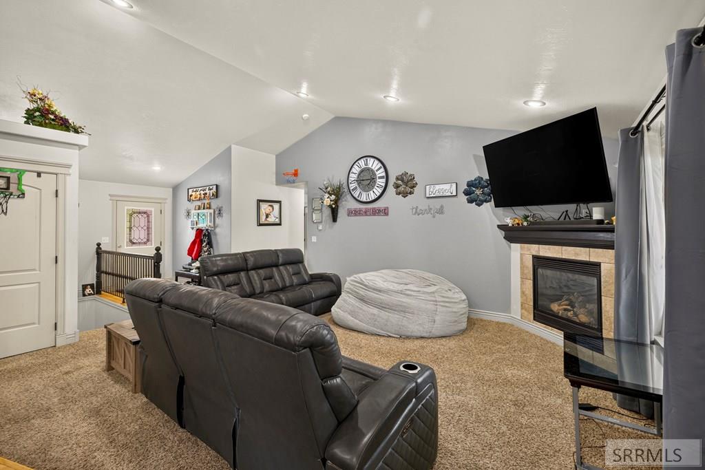 3879 East 12 North Rigby, ID 83442 - Photo 8 of 48 Living Room