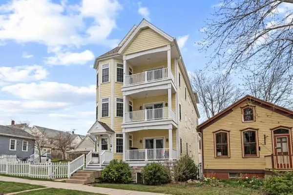 $1,445,000 | 224 East Lloyd Street, Milwaukee, WI 53212