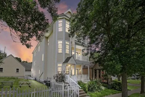 $1,445,000 | 224 East Lloyd Street, Milwaukee, WI 53212